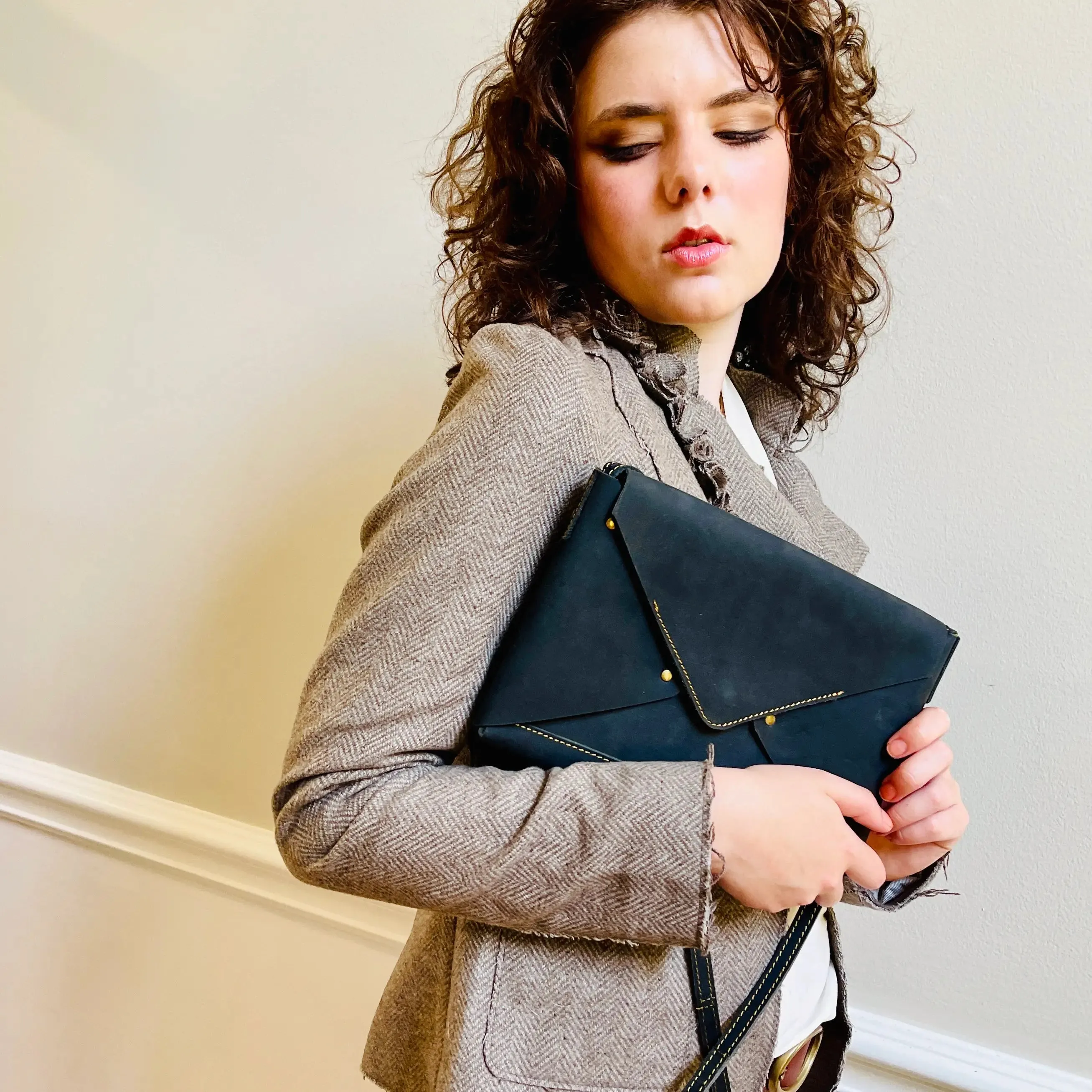 Le Papillon Envelope Crossbody