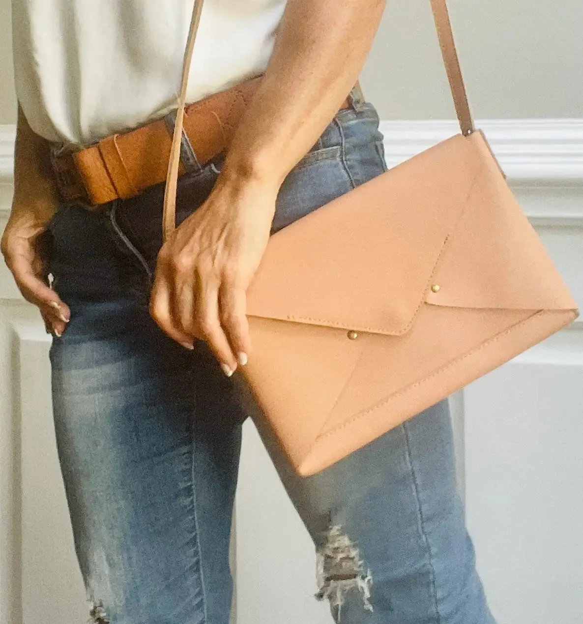 Le Papillon Envelope Crossbody